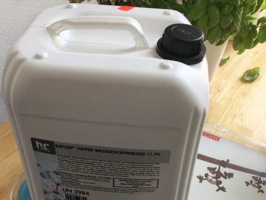 A canister with 10 litres hydrogen peroxide